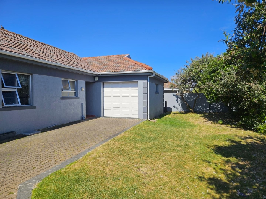 3 Bedroom Property for Sale in Pearly Beach Western Cape